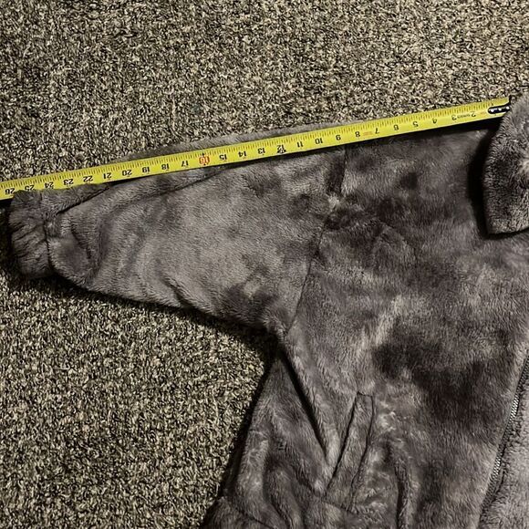 Sz XS Furry Jacket - Picture 9 of 9